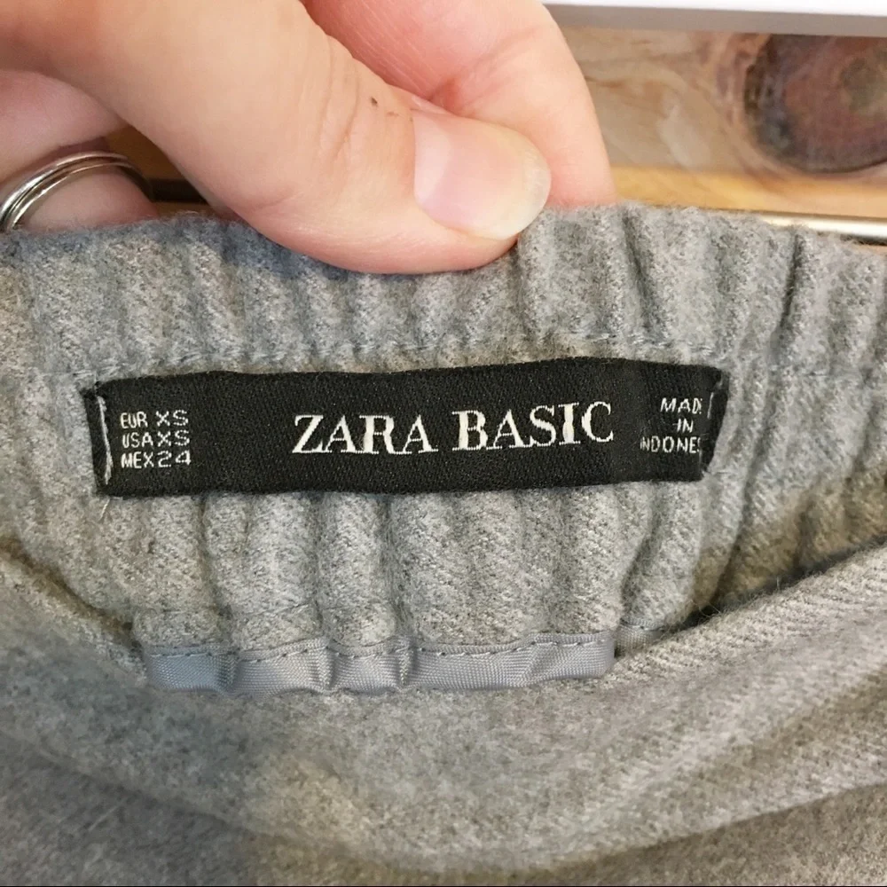 Zara | Gray ankle length elastic waist pants xs